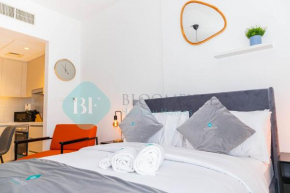 Bloomfields Modern Stu In Waters Edge Yas Island